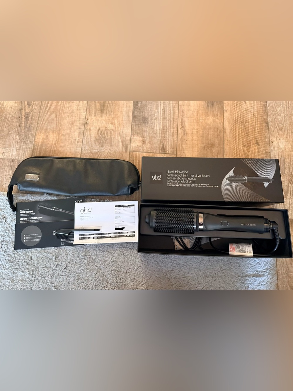 ghd duet blowdry brush with Pouch. Wet to dry